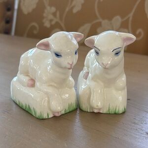 Plichta Pottery Lambs